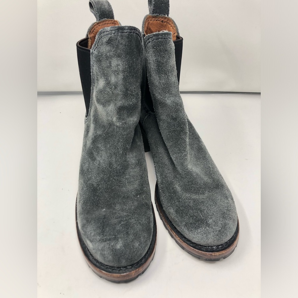 Frye Sabrina Chelsea Bootie size 8 Gray Suede